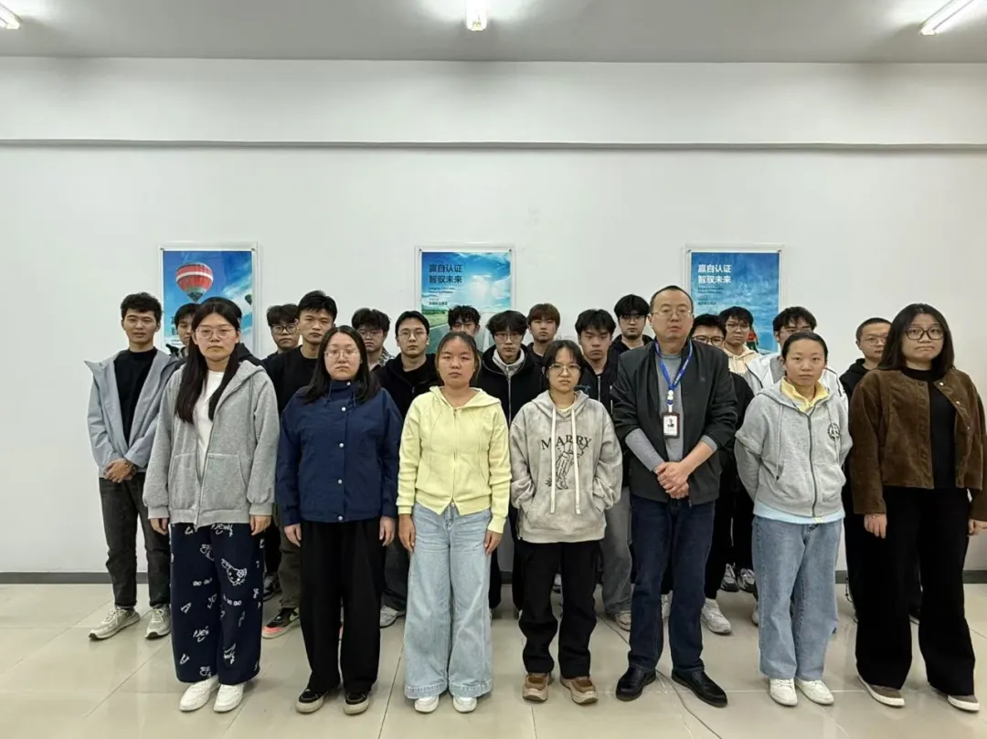 【近期結班留影】時光會定格此刻，但夢想永